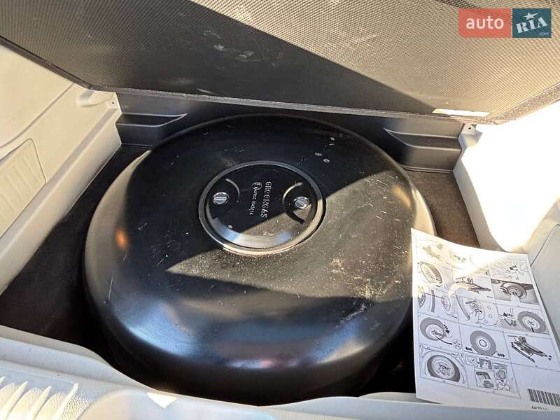 Позашляховик / Кросовер Jeep Cherokee 2018 в Хотині фото 18 Позашляховик / Кросовер Jeep Cherokee 2018 в Хотині