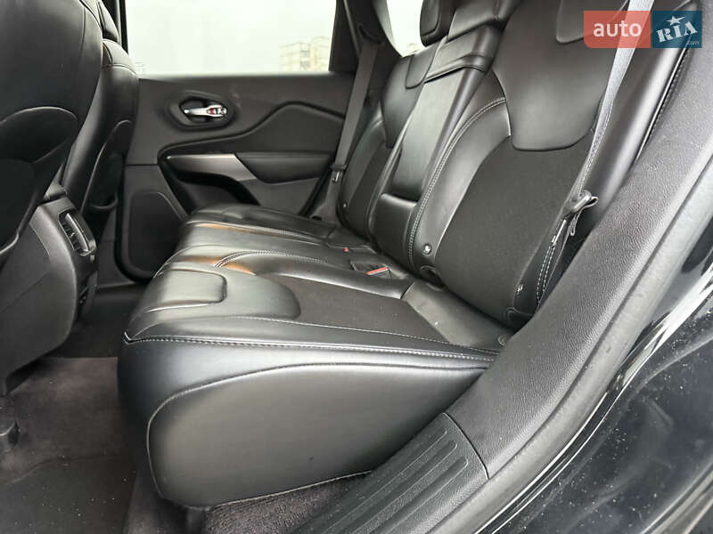 Позашляховик / Кросовер Jeep Cherokee 2018 в Києві фото 15 Позашляховик / Кросовер Jeep Cherokee 2018 в Києві