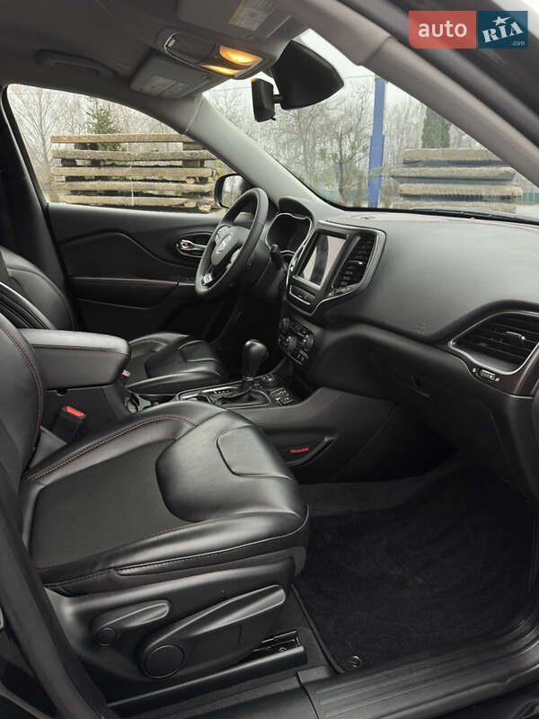 Позашляховик / Кросовер Jeep Cherokee 2022 в Лубнах