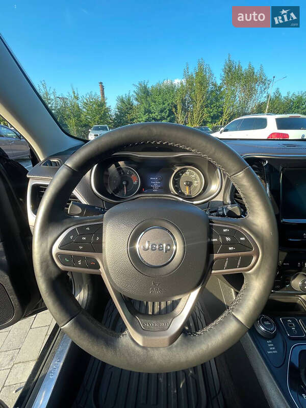 Внедорожник / Кроссовер Jeep Cherokee 2018 в Луцке