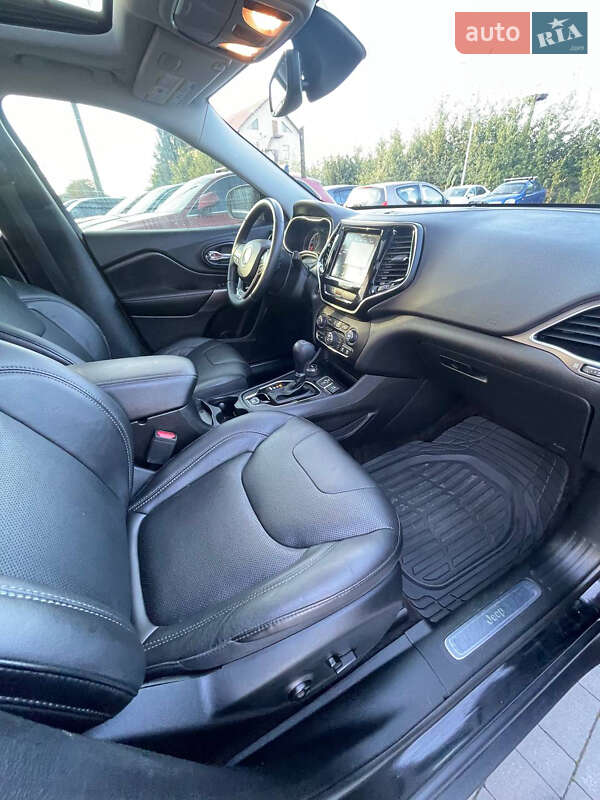 Внедорожник / Кроссовер Jeep Cherokee 2018 в Луцке