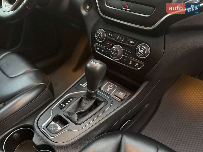 Позашляховик / Кросовер Jeep Cherokee 2018 в Львові