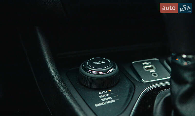 Позашляховик / Кросовер Jeep Cherokee 2020 в Івано-Франківську