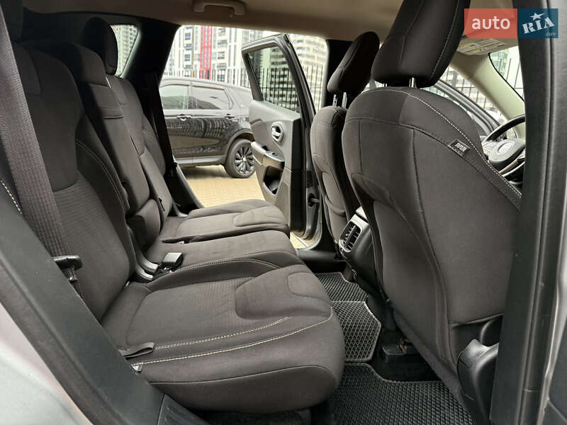 Позашляховик / Кросовер Jeep Cherokee 2015 в Києві фото 17 Позашляховик / Кросовер Jeep Cherokee 2015 в Києві