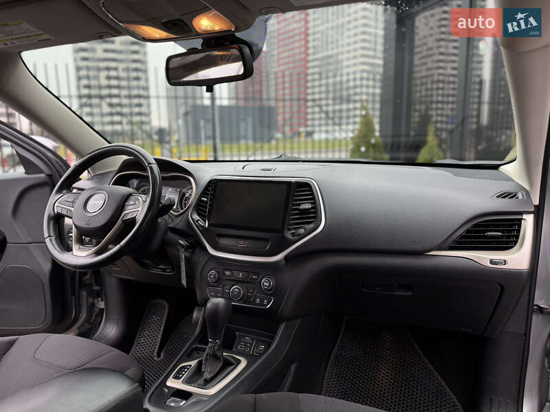 Позашляховик / Кросовер Jeep Cherokee 2015 в Києві фото 24 Позашляховик / Кросовер Jeep Cherokee 2015 в Києві
