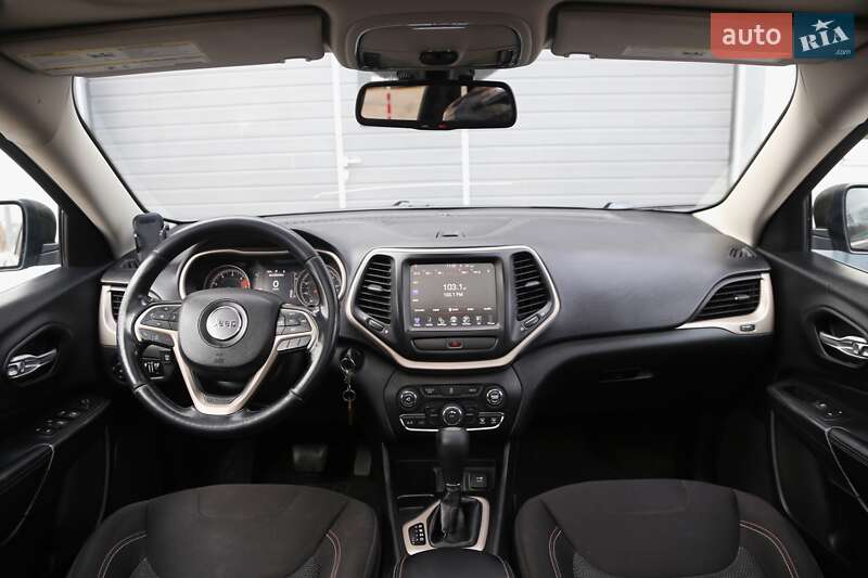 Позашляховик / Кросовер Jeep Cherokee 2016 в Києві