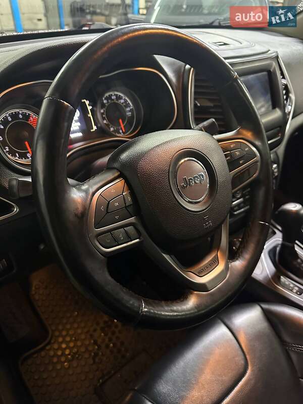 Позашляховик / Кросовер Jeep Cherokee 2018 в Полтаві фото 13 Позашляховик / Кросовер Jeep Cherokee 2018 в Полтаві