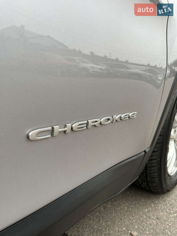 Внедорожник / Кроссовер Jeep Cherokee 2019 в Ровно