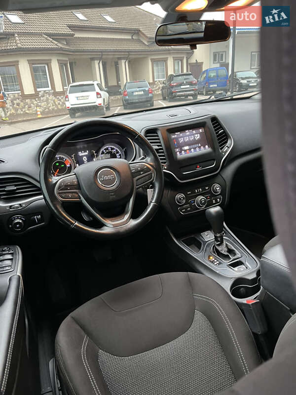 Внедорожник / Кроссовер Jeep Cherokee 2019 в Ровно
