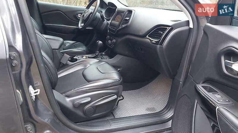 Позашляховик / Кросовер Jeep Cherokee 2020 в Києві фото 13 Позашляховик / Кросовер Jeep Cherokee 2020 в Києві