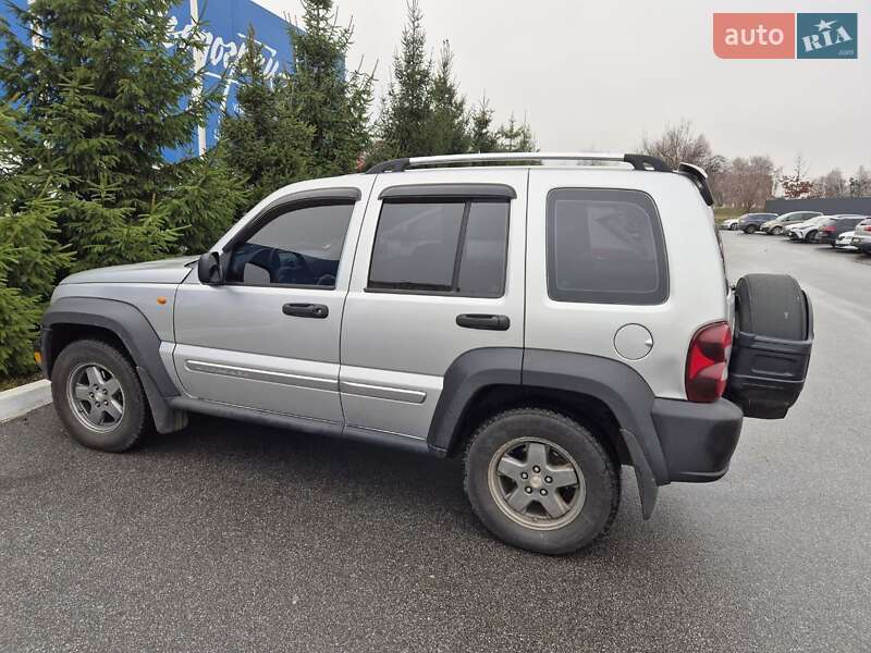 Позашляховик / Кросовер Jeep Cherokee 2006 в Богуславі фото 13 Позашляховик / Кросовер Jeep Cherokee 2006 в Богуславі