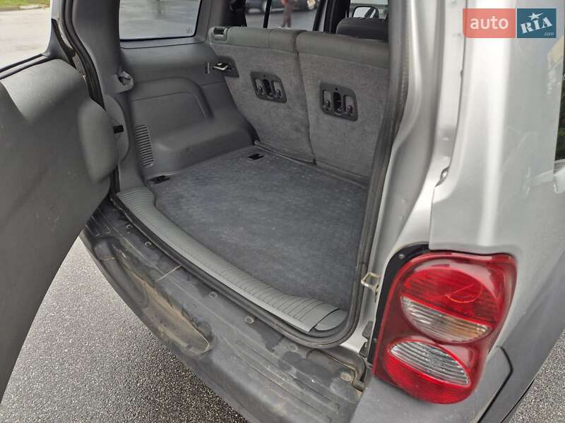 Позашляховик / Кросовер Jeep Cherokee 2006 в Богуславі фото 17 Позашляховик / Кросовер Jeep Cherokee 2006 в Богуславі