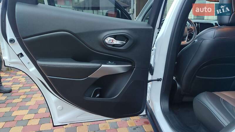 Позашляховик / Кросовер Jeep Cherokee 2019 в Полтаві