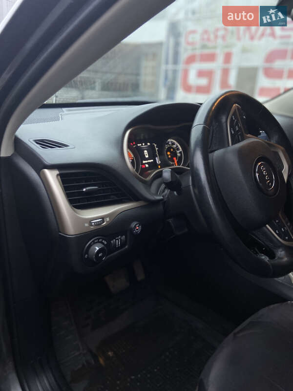 Внедорожник / Кроссовер Jeep Cherokee 2016 в Днепре