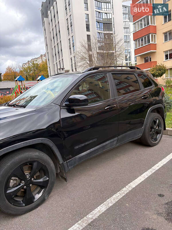 Внедорожник / Кроссовер Jeep Cherokee 2018 в Хмельницком