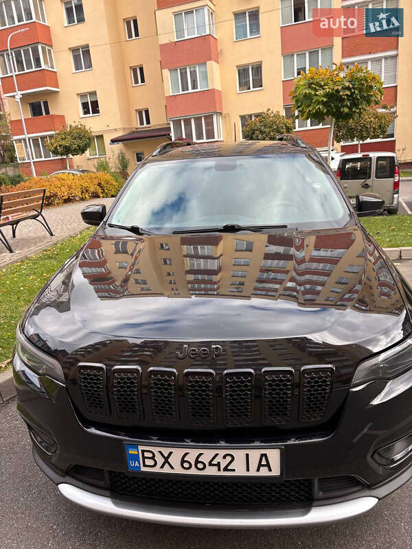 Внедорожник / Кроссовер Jeep Cherokee 2018 в Хмельницком