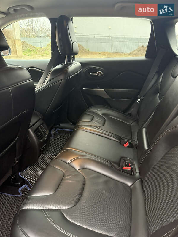 Внедорожник / Кроссовер Jeep Cherokee 2020 в Киеве