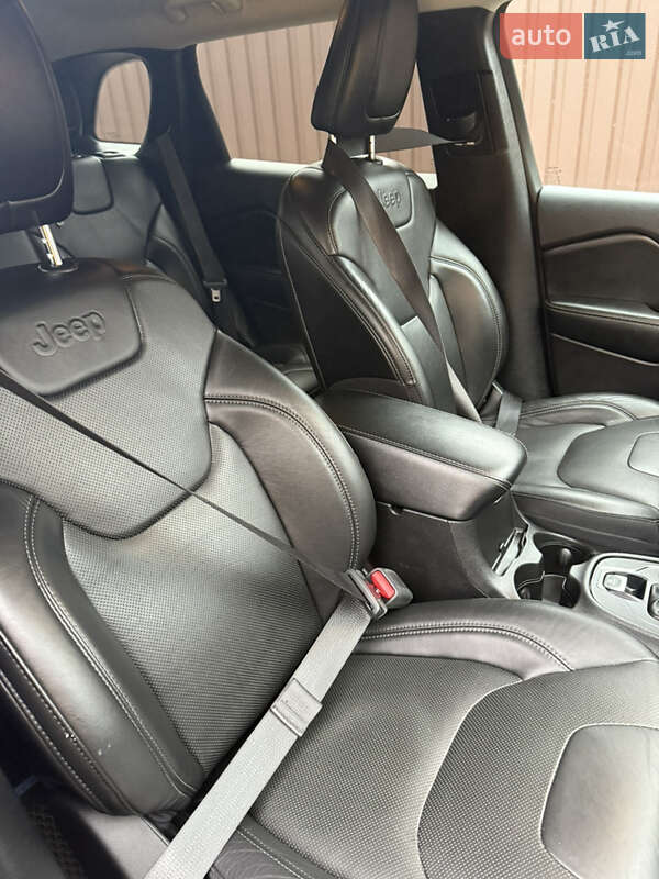 Внедорожник / Кроссовер Jeep Cherokee 2020 в Киеве