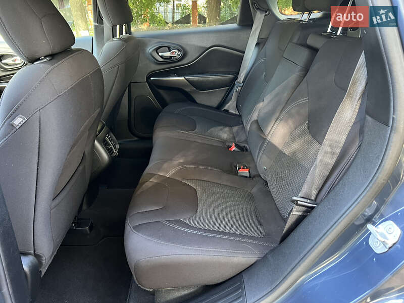 Внедорожник / Кроссовер Jeep Cherokee 2019 в Чернигове