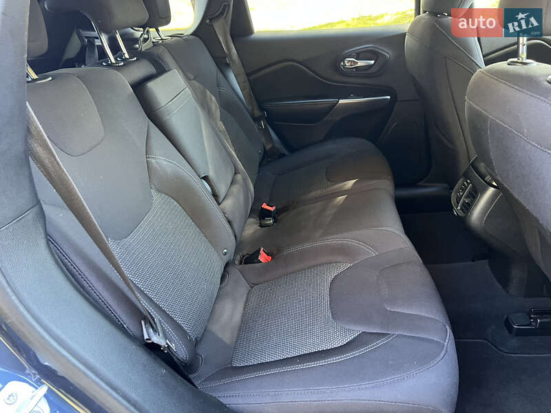 Внедорожник / Кроссовер Jeep Cherokee 2019 в Чернигове