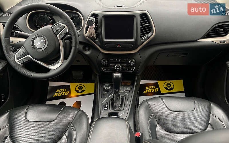 Внедорожник / Кроссовер Jeep Cherokee 2015 в Мукачево