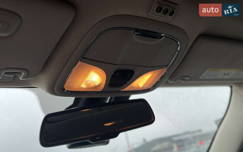 Внедорожник / Кроссовер Jeep Cherokee 2015 в Мукачево