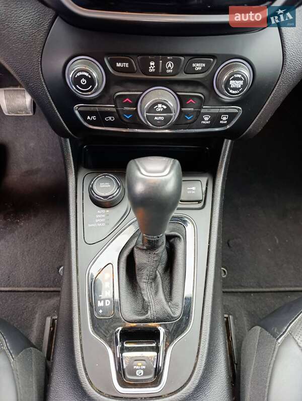 Внедорожник / Кроссовер Jeep Cherokee 2019 в Киеве фото 22 Внедорожник / Кроссовер Jeep Cherokee 2019 в Киеве