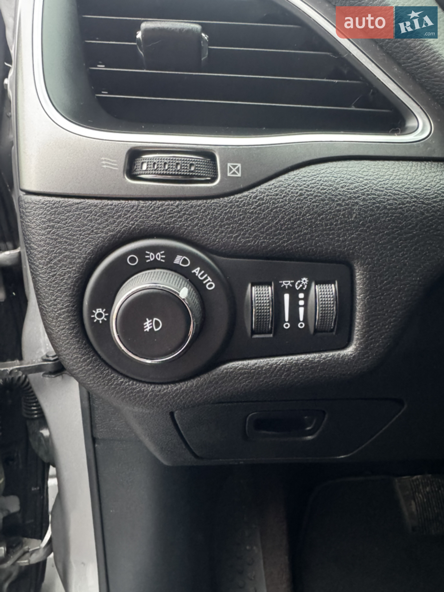 2018 Jeep Cherokee - мініатюра 72