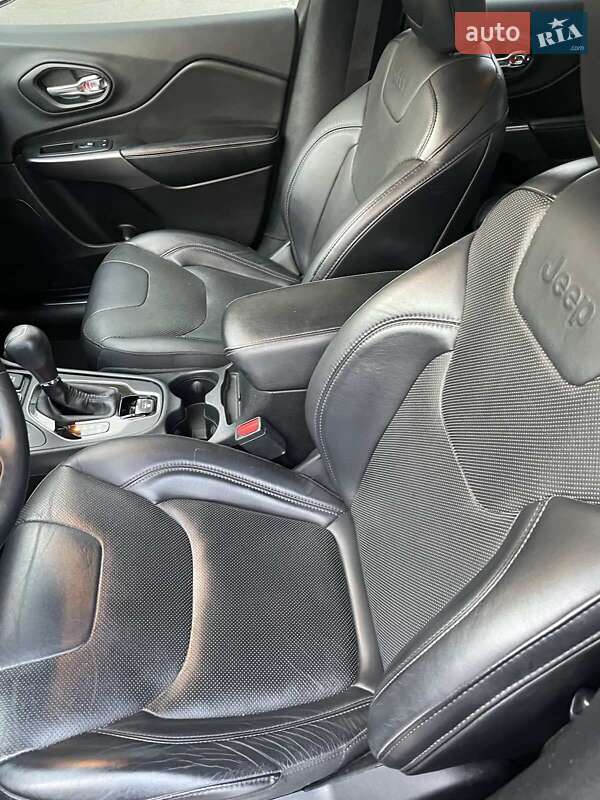 Внедорожник / Кроссовер Jeep Cherokee 2019 в Харькове