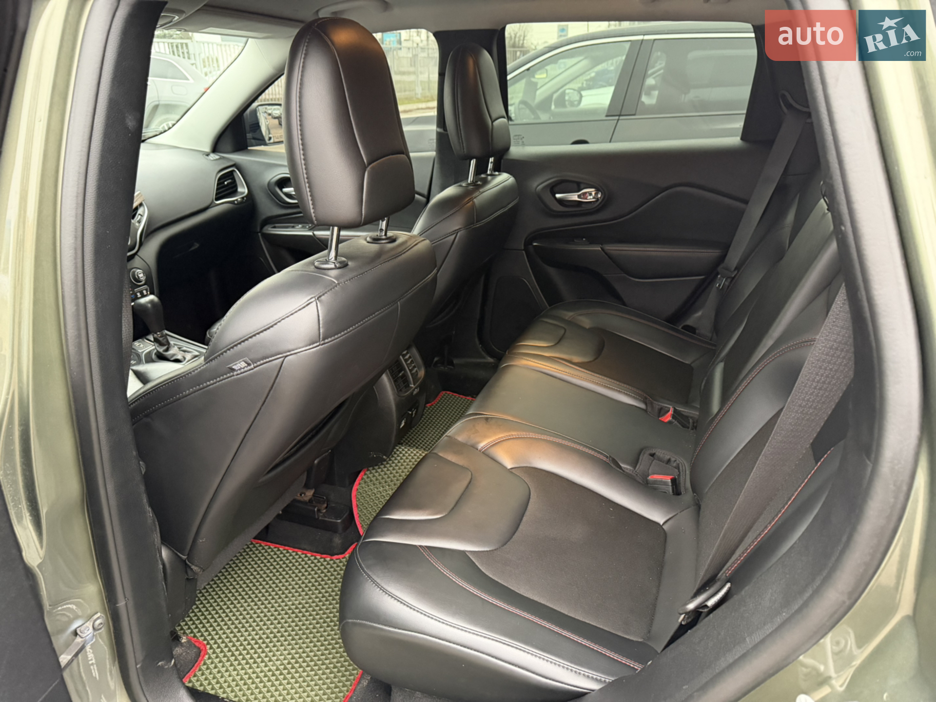 Jeep Cherokee 2020 VIN 1C4PJMBX2MD172963 фото оголошення 40 з 51