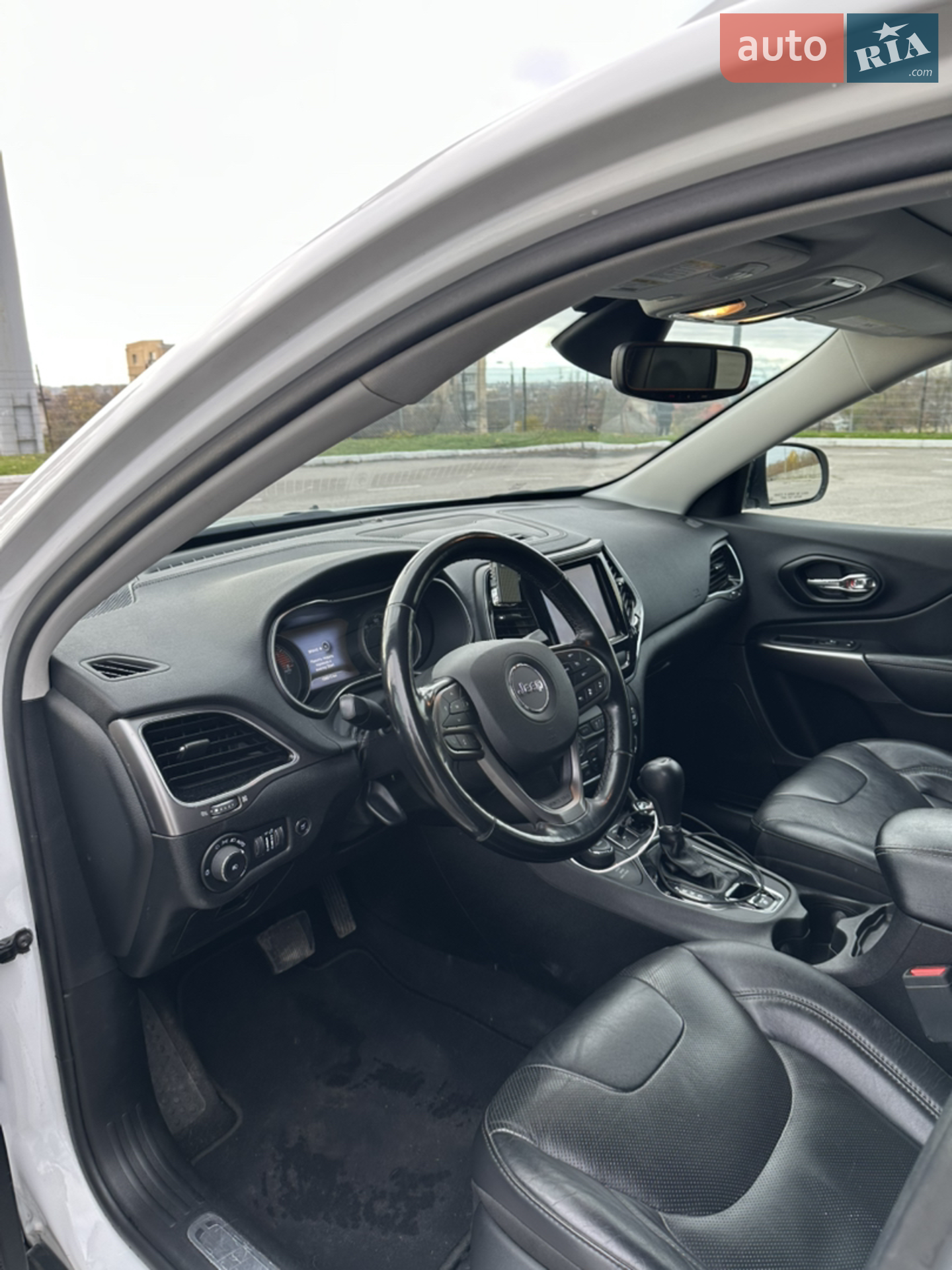 2020 Jeep Cherokee - мініатюра 16