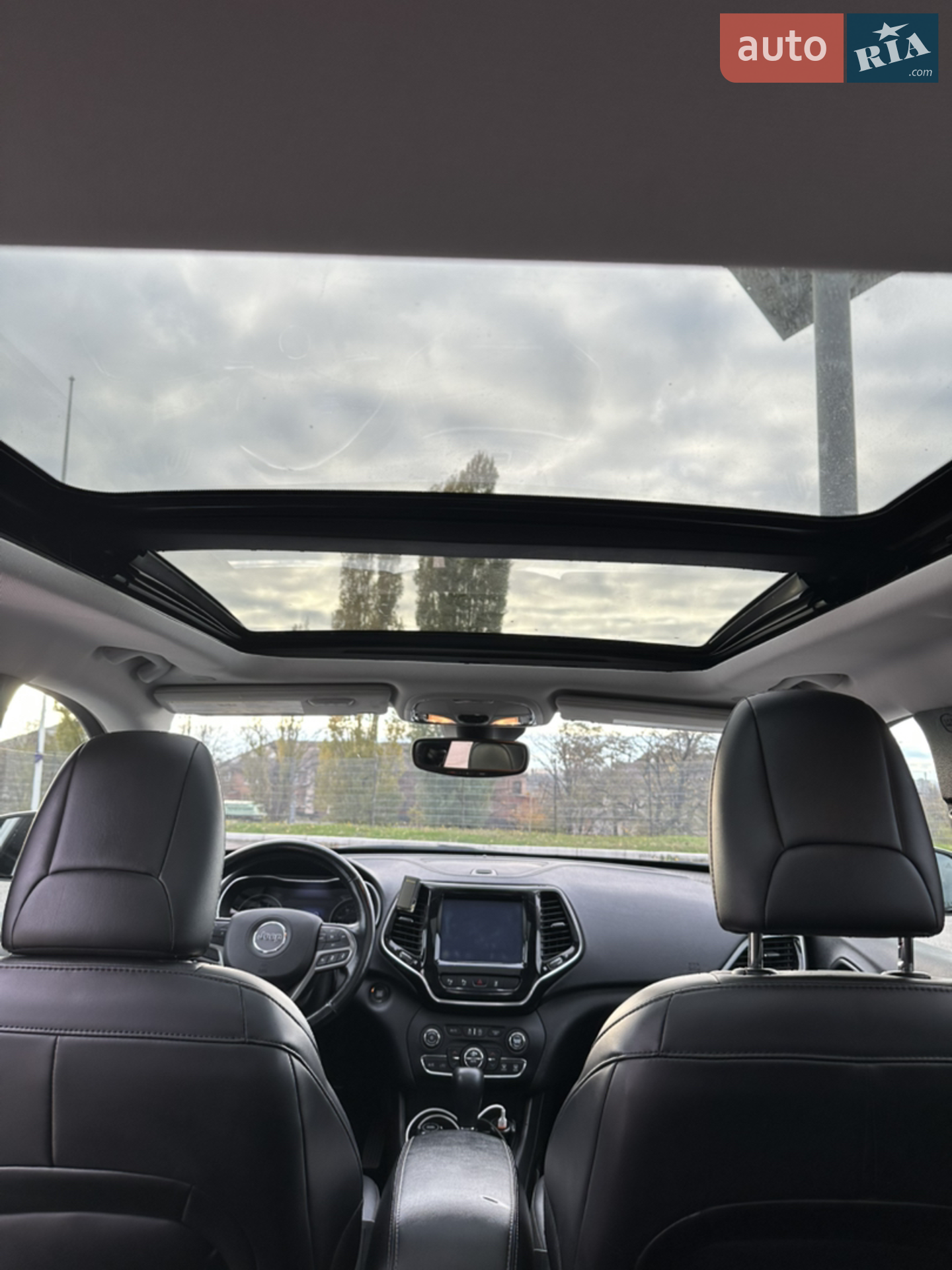 2020 Jeep Cherokee - мініатюра 29