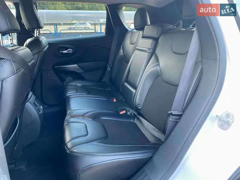 Внедорожник / Кроссовер Jeep Cherokee 2018 в Киеве фото 16 Внедорожник / Кроссовер Jeep Cherokee 2018 в Киеве