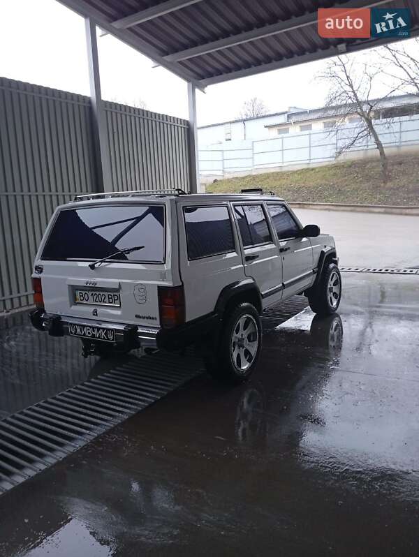 Внедорожник / Кроссовер Jeep Cherokee 1989 в Тернополе фото 3 Внедорожник / Кроссовер Jeep Cherokee 1989 в Тернополе