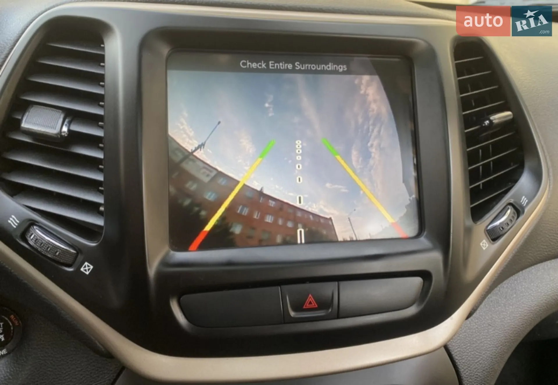 2015 Jeep Cherokee - мініатюра 28