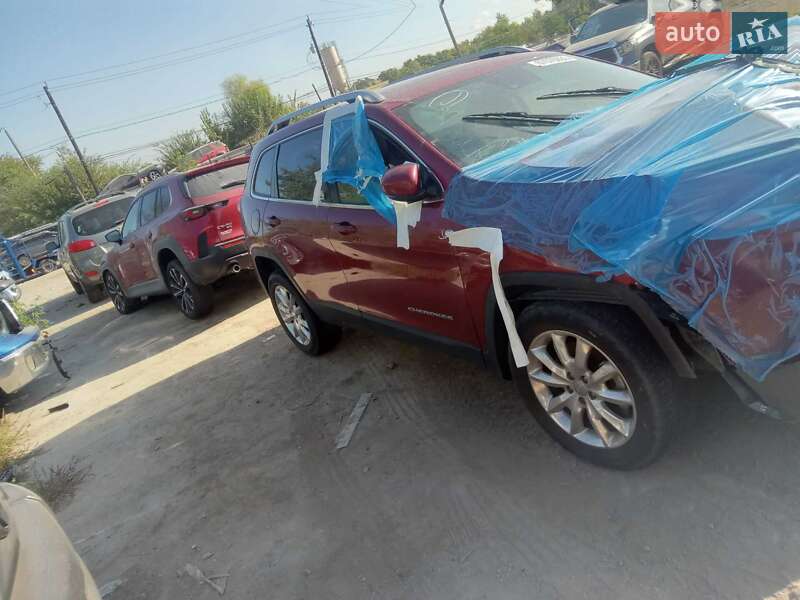 Внедорожник / Кроссовер Jeep Cherokee 2016 в Ровно