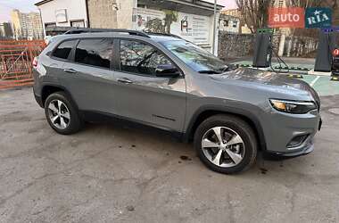 Внедорожник / Кроссовер Jeep Cherokee 2022 в Киеве