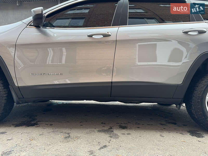 Позашляховик / Кросовер Jeep Cherokee 2016 в Харкові фото 30 Позашляховик / Кросовер Jeep Cherokee 2016 в Харкові