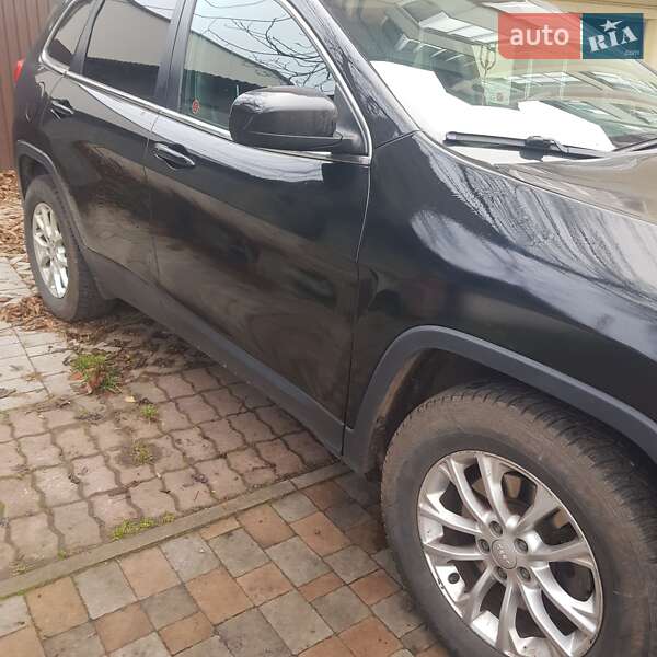 Внедорожник / Кроссовер Jeep Cherokee 2016 в Ровно
