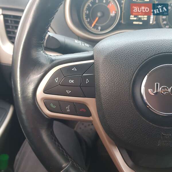 Внедорожник / Кроссовер Jeep Cherokee 2016 в Ровно