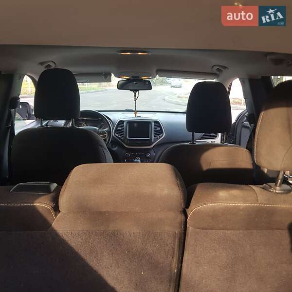 Внедорожник / Кроссовер Jeep Cherokee 2016 в Ровно