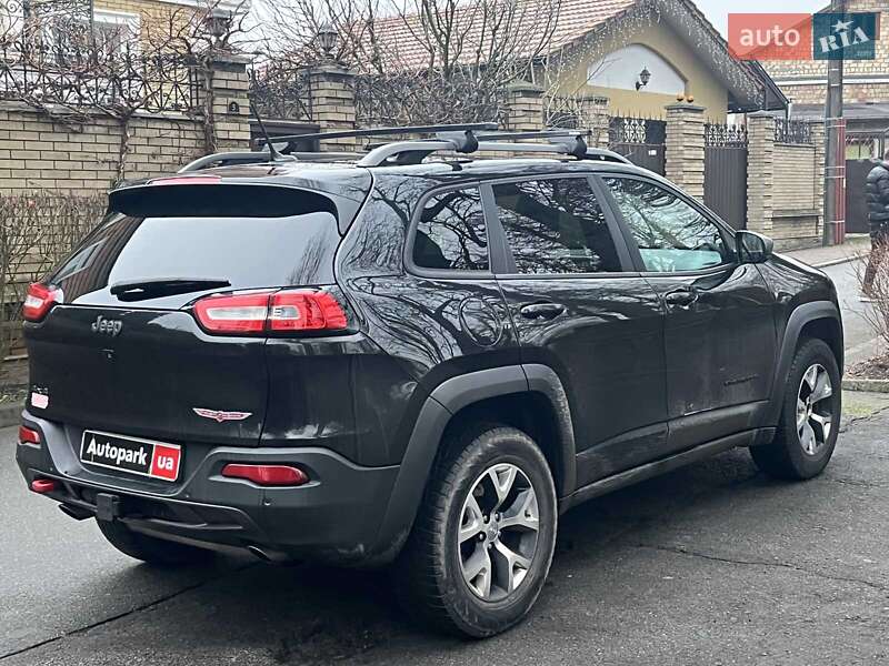 Позашляховик / Кросовер Jeep Cherokee 2015 в Києві