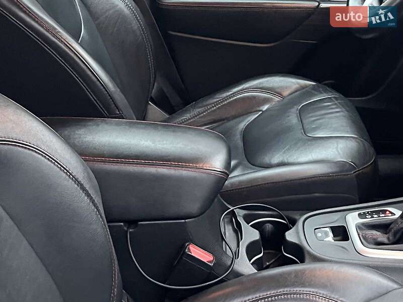 Позашляховик / Кросовер Jeep Cherokee 2015 в Києві