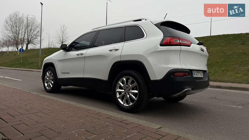 Позашляховик / Кросовер Jeep Cherokee 2015 в Києві