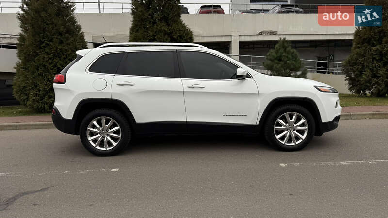 Позашляховик / Кросовер Jeep Cherokee 2015 в Києві
