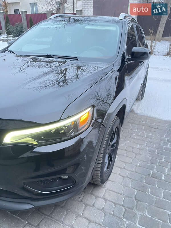Позашляховик / Кросовер Jeep Cherokee 2018 в Хмільнику