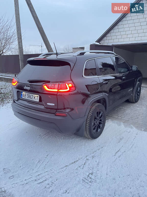 Позашляховик / Кросовер Jeep Cherokee 2018 в Хмільнику