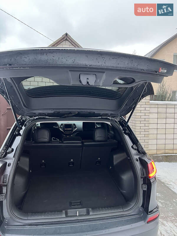 Позашляховик / Кросовер Jeep Cherokee 2018 в Хмільнику