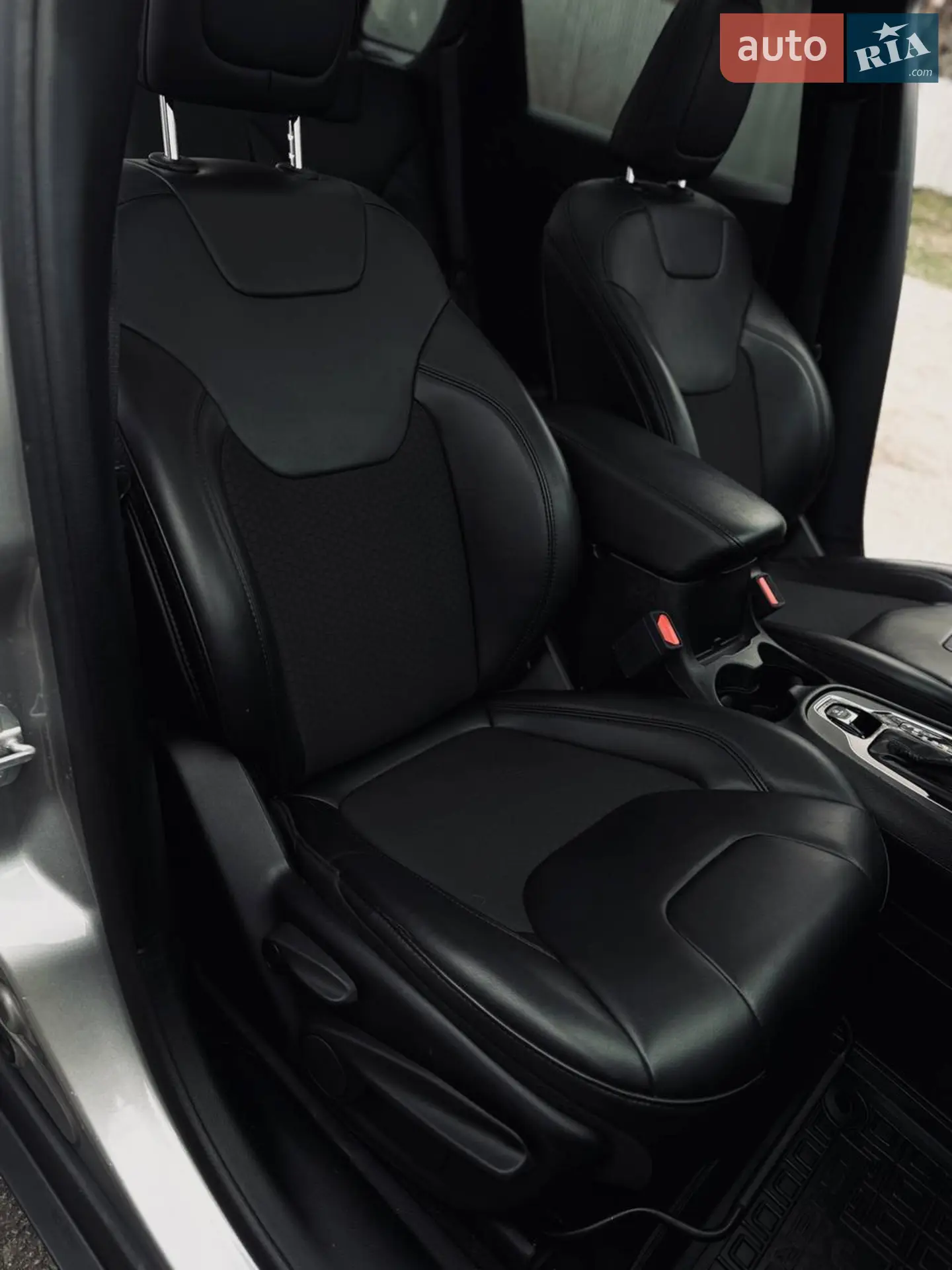 2019 Jeep Cherokee - мініатюра 17