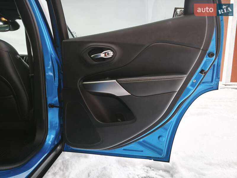 Внедорожник / Кроссовер Jeep Cherokee 2020 в Ромнах